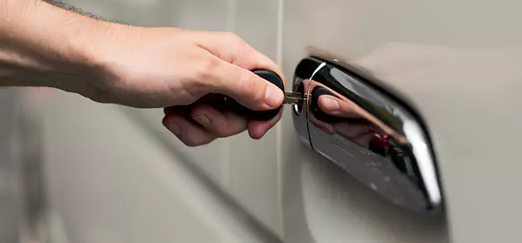 Why Choose Our Auto Locksmith Team in Ives Estates, FL?